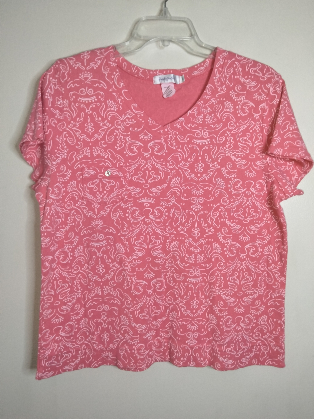 fresh produce -Sz 1X- Pink & White Pattern Cotton Stretch SS V-Neck T-shirt